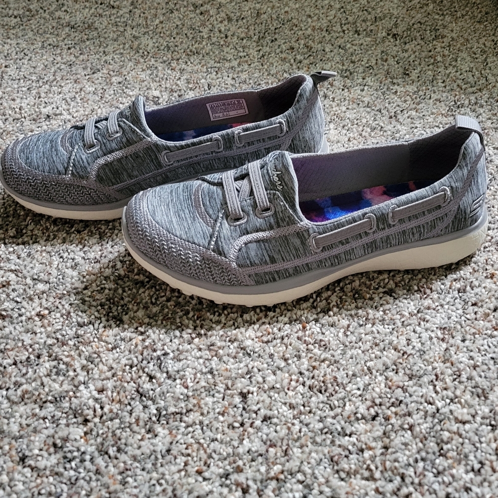 SKECHERS- Memory foam walking sneakers.  Womens Size 6.5